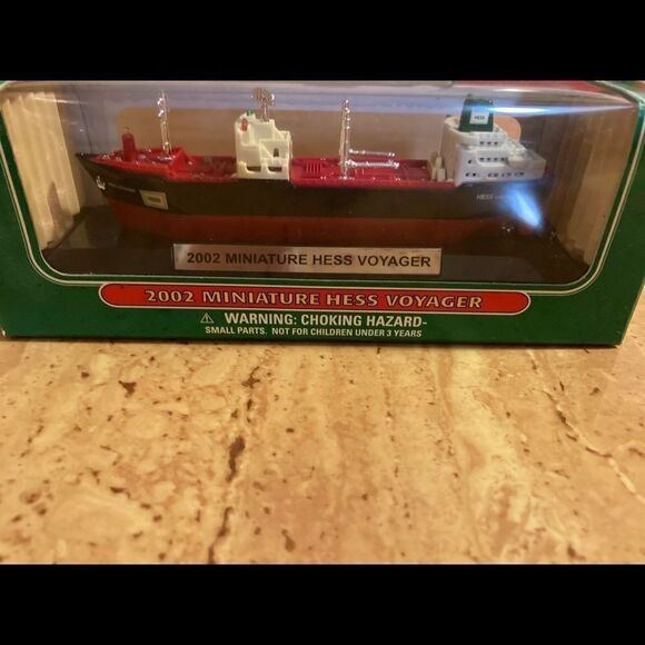 2002 Hess Voyager scale Boat NEW In Box - Picture 2 of 4